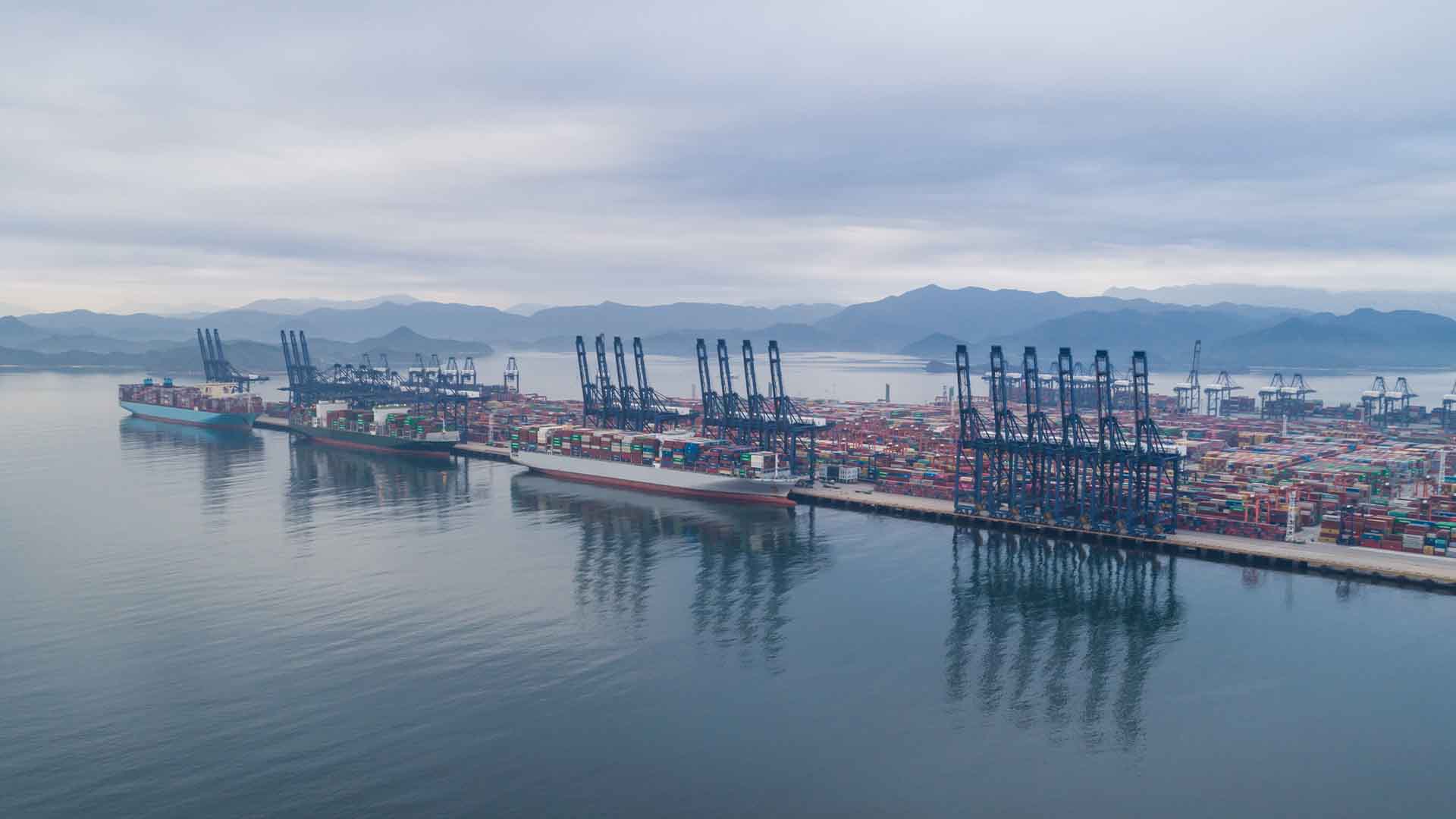 Photo of ships docked in the Hong Kong port